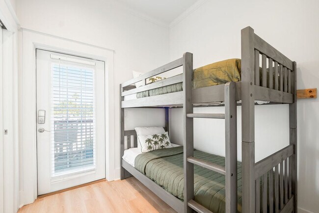 Building Photo - 22022 Front Beach Rd