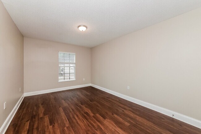 Building Photo - 1018 Brenton Leaf Dr