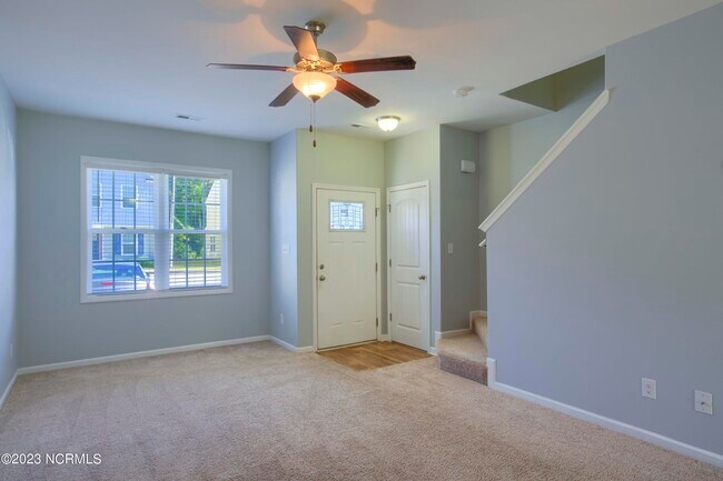 Building Photo - 113 Beacon Woods Dr