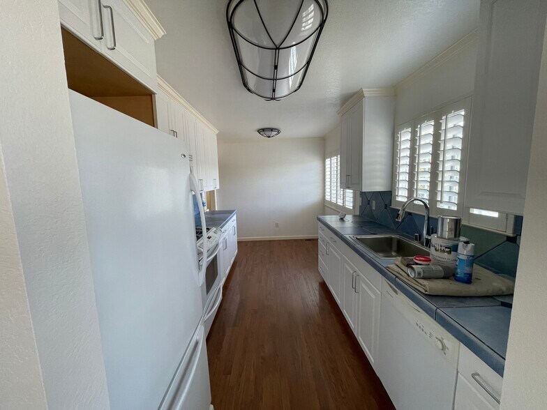 Building Photo - 108 Powell Avenue