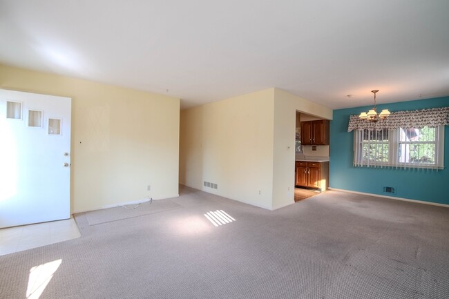 Building Photo - 6 Hammen Ave
