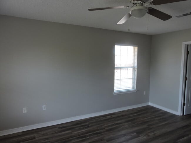 Building Photo - 4862 Leyland Ln