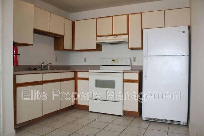 Building Photo - 208 W Palmer Lake Dr