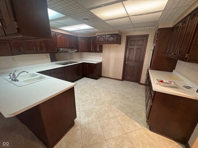 Building Photo - 1365 W Stones Crossing Rd