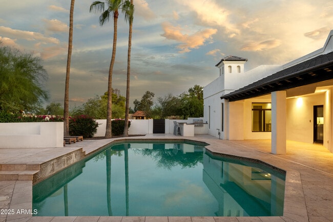 Building Photo - 6718 E San Juan Ave