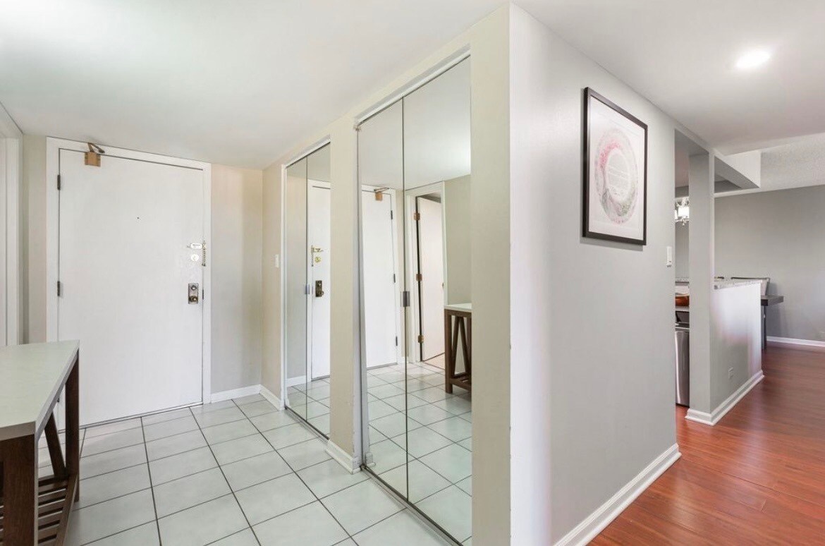 Building Photo - 450 Plum Creek Dr