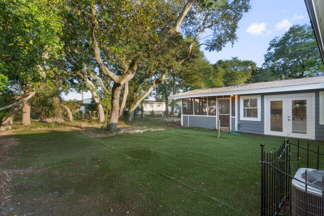Building Photo - 19 Eglin St
