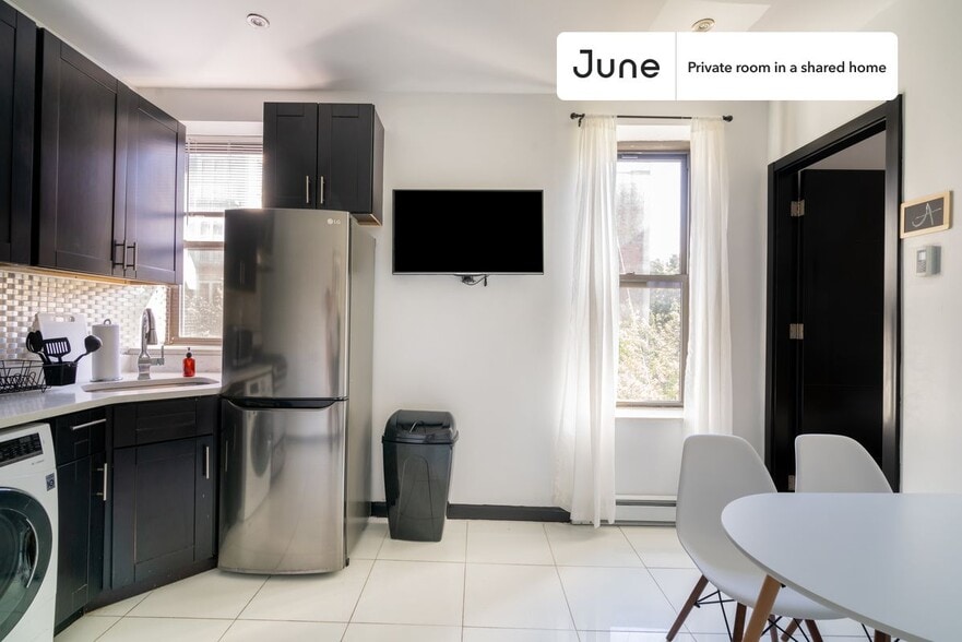 Building Photo - Room in Shared 3 bed/2 bath home in Upper West Side