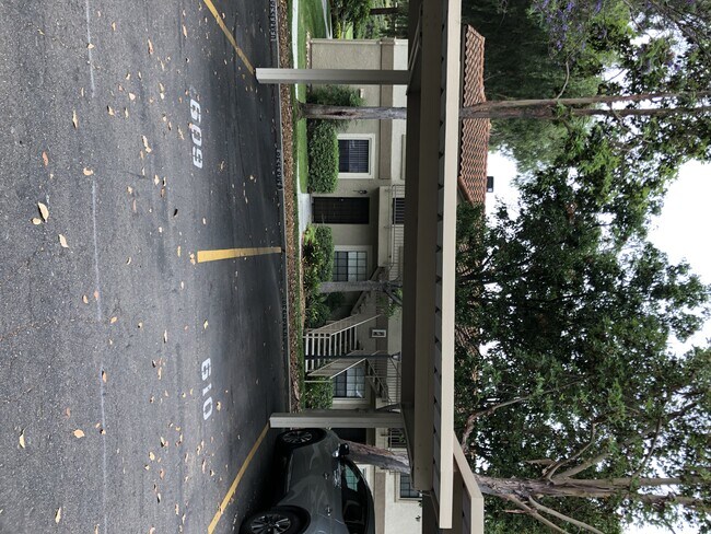 Parking - 10303 Azuaga St