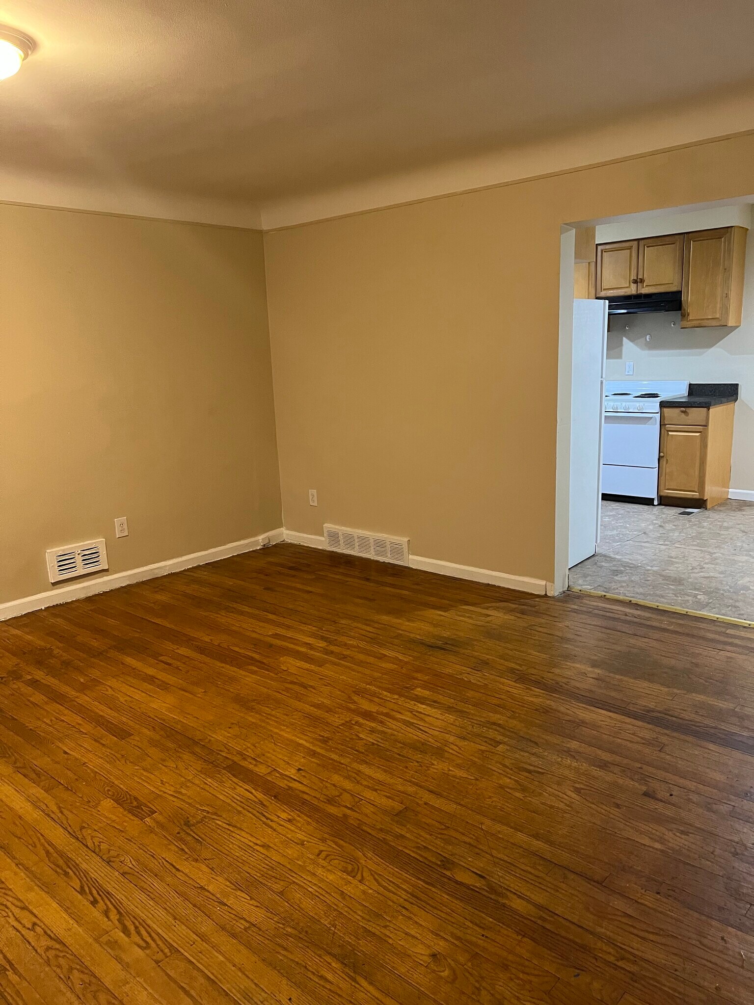 Building Photo - 13740 Pearson St