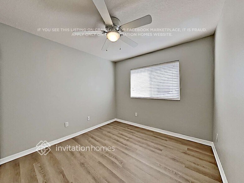 Building Photo - 1882 Sun Gazer Dr