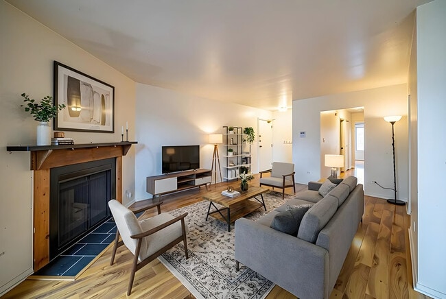 Building Photo - 7020 Barrington Ct