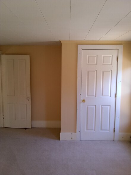 Building Photo - 1227 Pulaski Ave