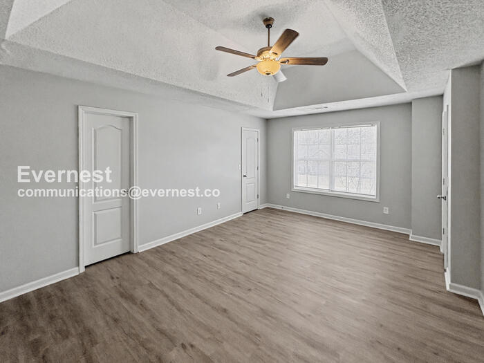 Building Photo - 8641 Thomas Rd