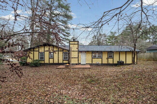 Building Photo - 4149 Oak Ferry Dr NE