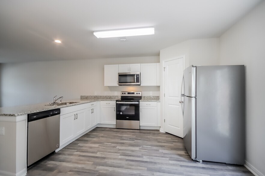 Building Photo - 15775 Del Norte Dr
