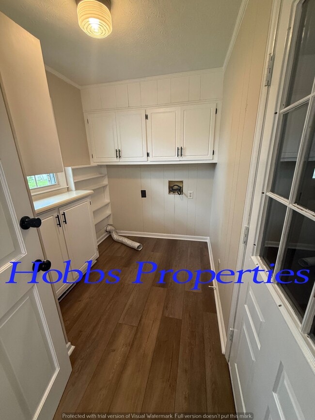 Building Photo - 1311 Lisa Ln