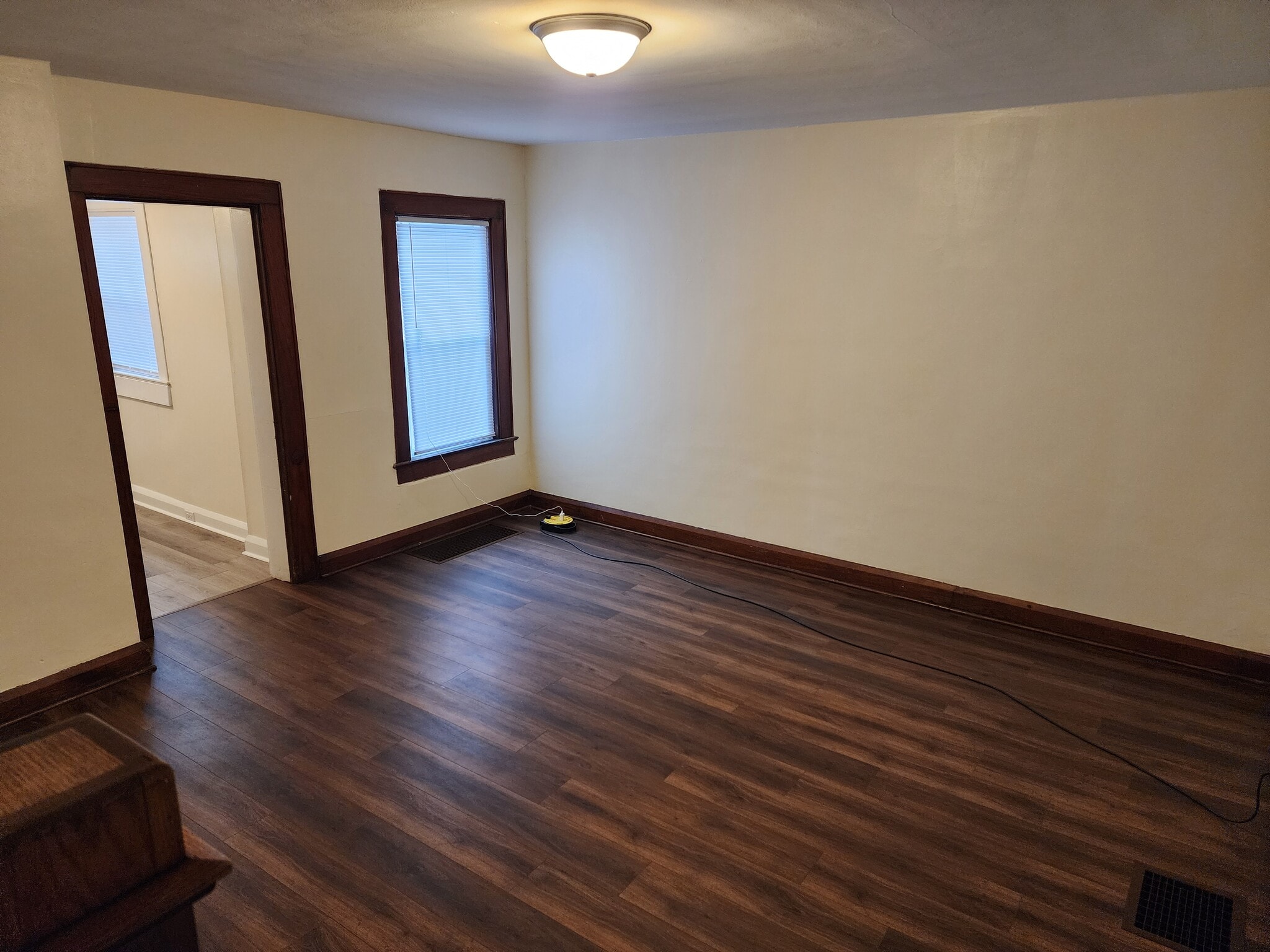 Dining room pic 1 - 328 n main st