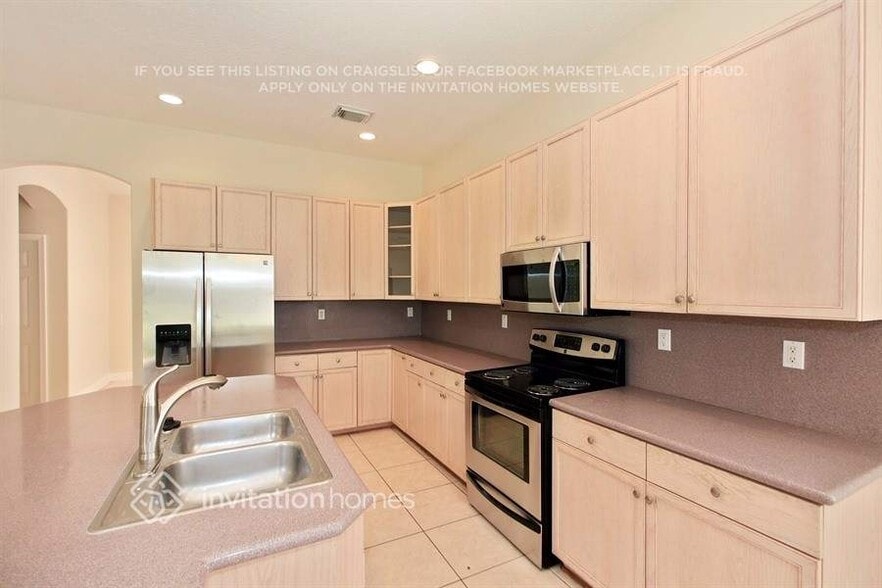 Building Photo - 19150 SW 29th Ct