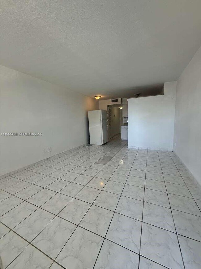 Building Photo - 7917 West Dr