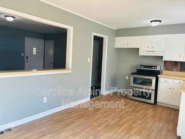 Building Photo - 3729 Somerset Dr