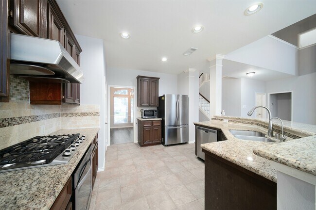 Building Photo - 3627 Midland Dr