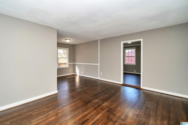 Building Photo - 832 Alden Ave