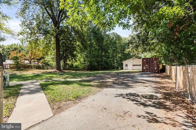 Building Photo - 124 Winding Creek Rd