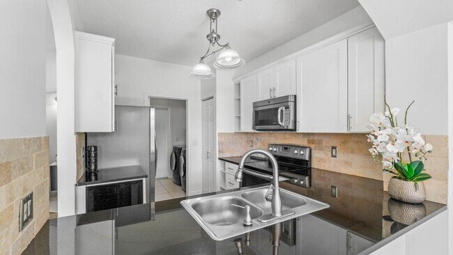 Building Photo - 4961 Southard St
