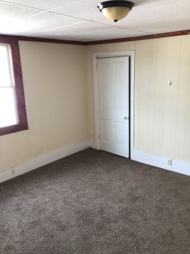 Building Photo - 709 20th St