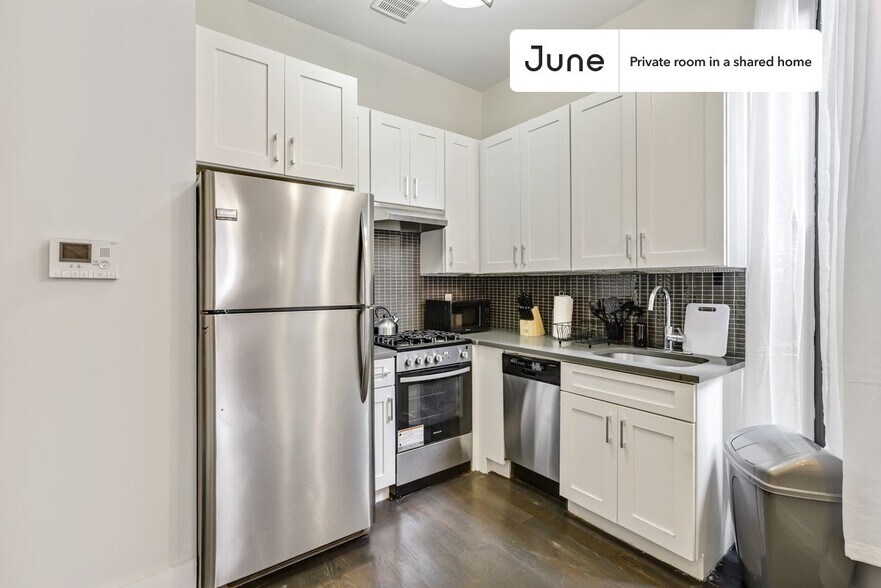 Building Photo - Room in Shared 4 bed/2 bath home in Crown Heights