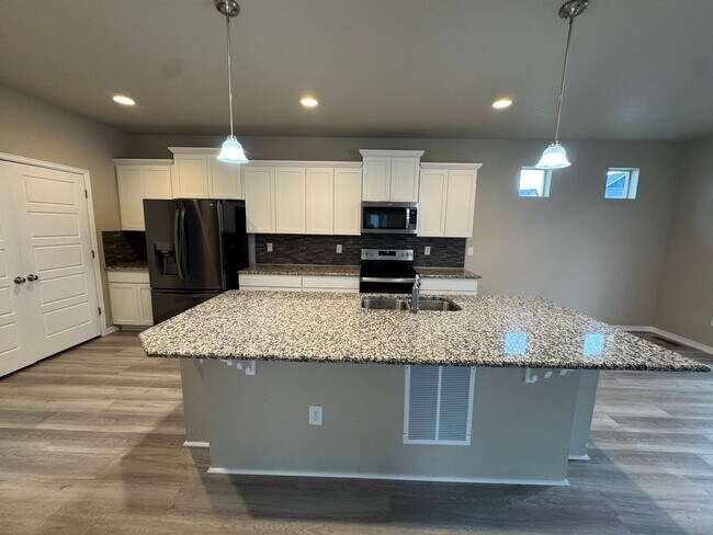 Building Photo - 6153 Callan Dr