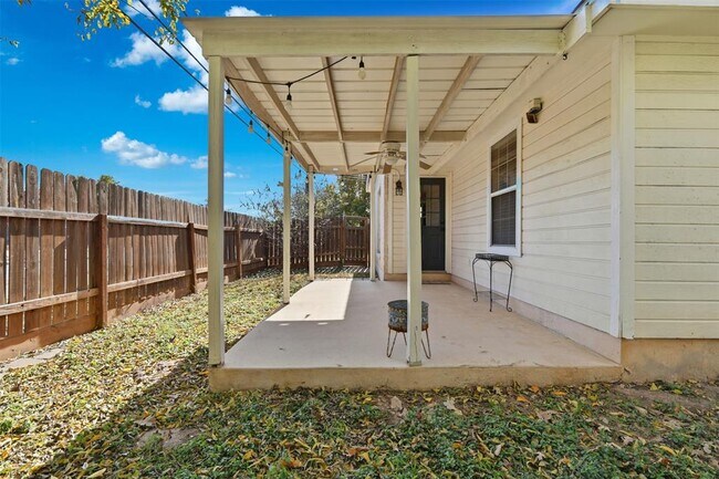 Building Photo - 1800 Pearce Ct