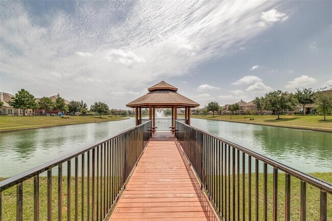 Building Photo - 27323 Piney Ranch Ln