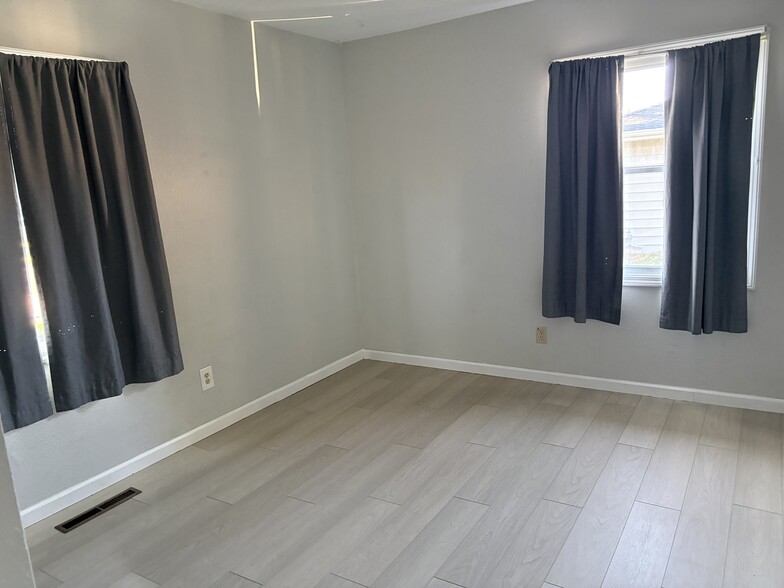 Bedroom 2 - 2723 Greenacre Dr