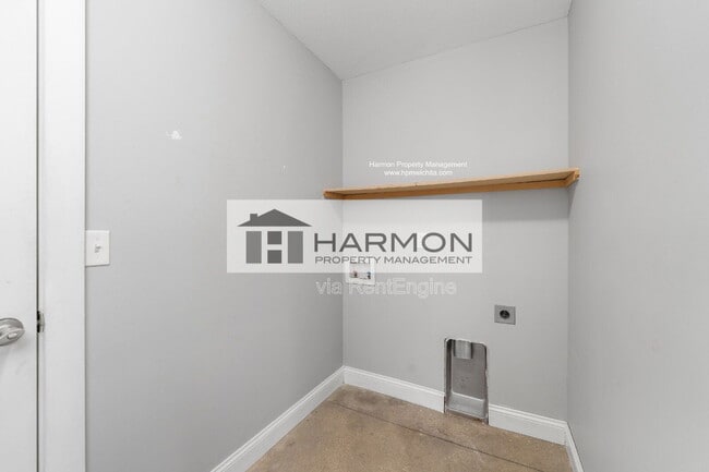 Building Photo - 5326 N Hillside St