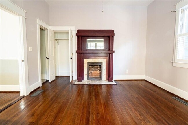 Building Photo - 311 Josephine St NE