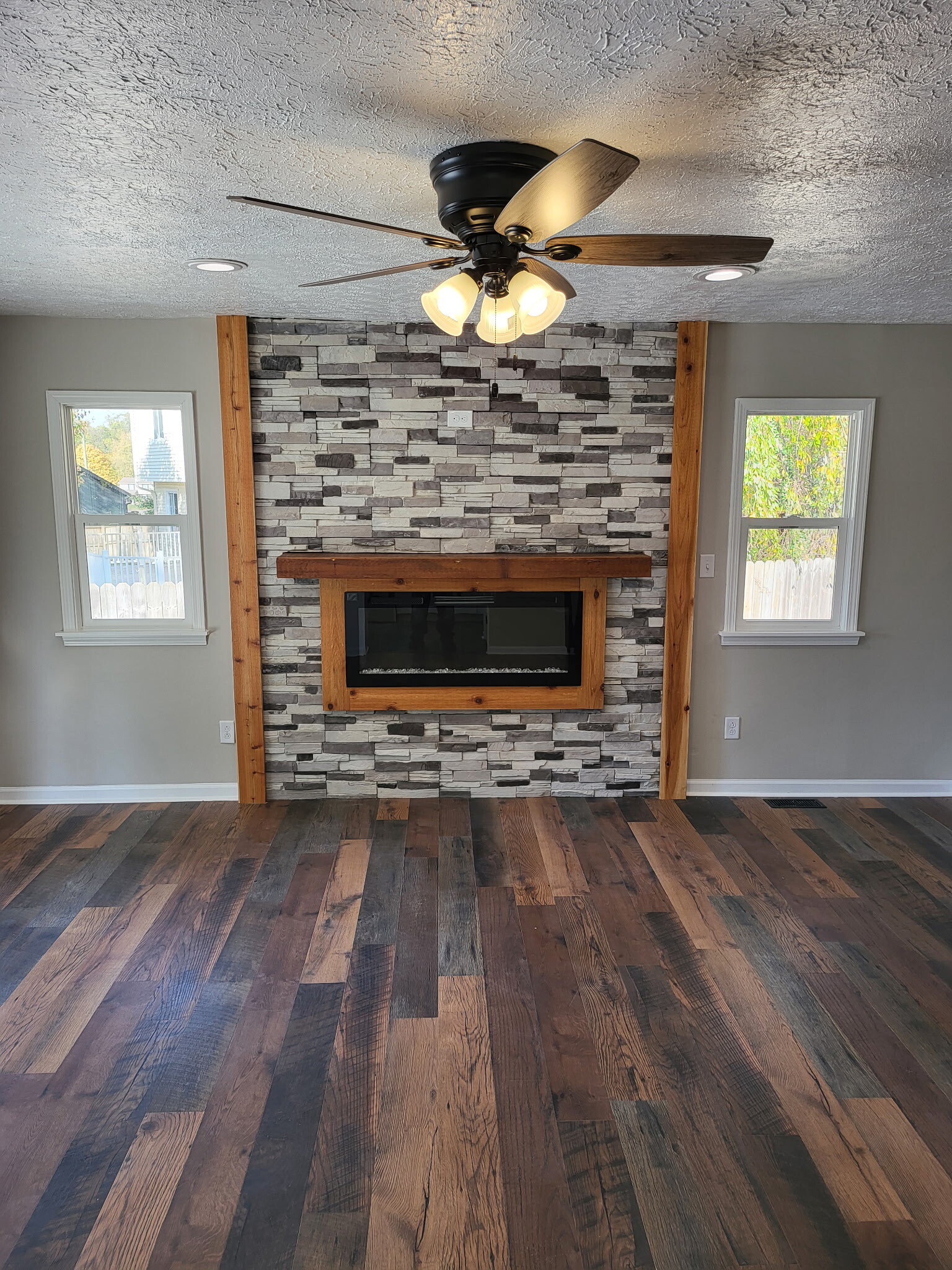 Building Photo - 642 Echo Bend Blvd