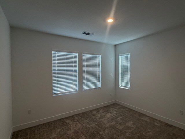 Building Photo - Lathrop - Gorgeous 5 Bedroom 3 Bathroom Home