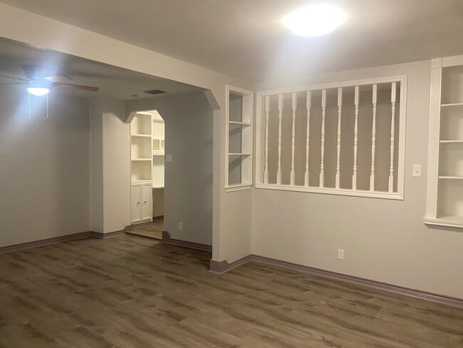 Building Photo - 5305 Bonner Dr