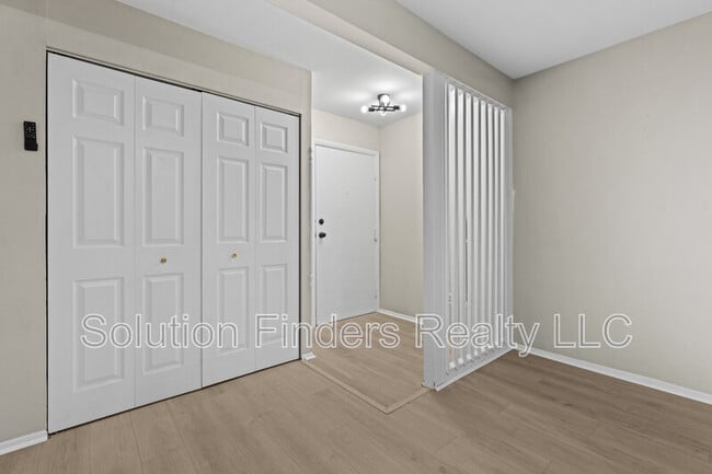 Building Photo - 211 Crocker Dr