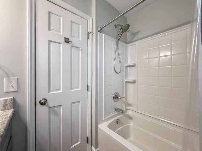 Building Photo - Spacious 3BR 2 BA Home with Wooden Deck in Wake Forest