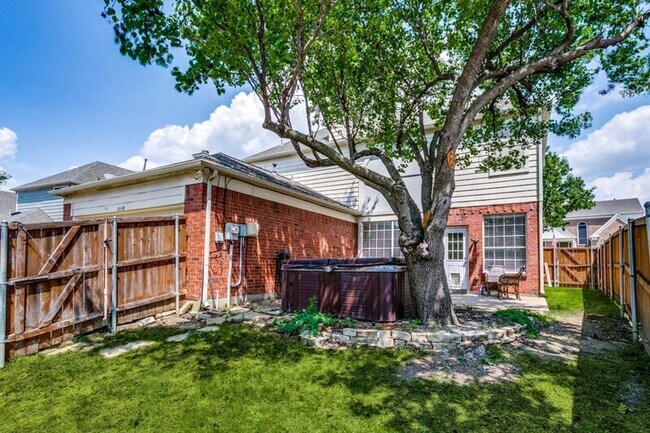 Building Photo - 2119 Dover Dr