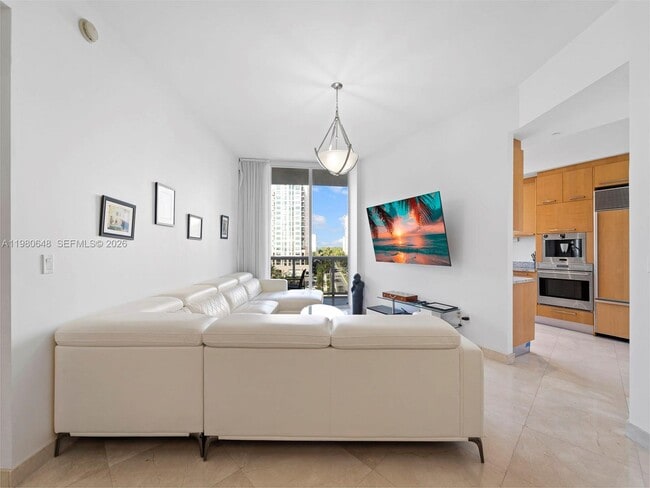 Building Photo - 15901 Collins Ave