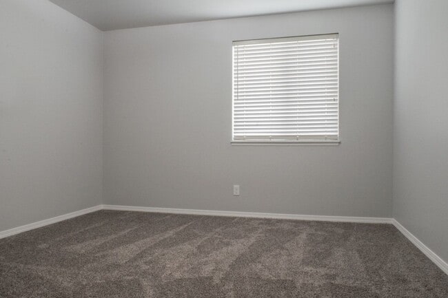 Building Photo - 7019-RLProperties