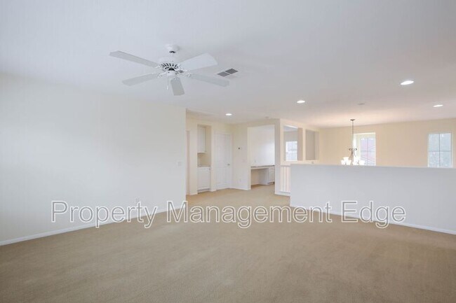 Building Photo - 32905 Northshire Cir