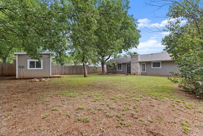 Building Photo - 618 Buckskin Dr