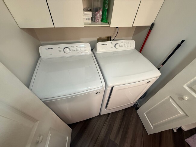 Building Photo - Beautiful Condo minutes from uptown Charlotte