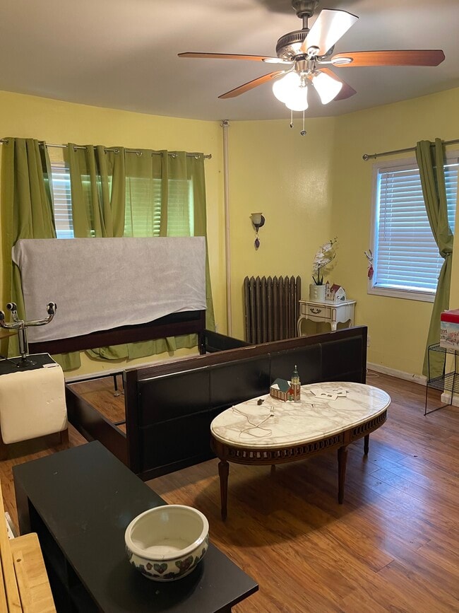 Building Photo - 160 N 16th St