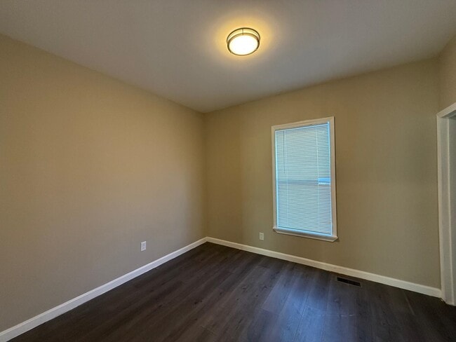 Building Photo - 347 Spruce St